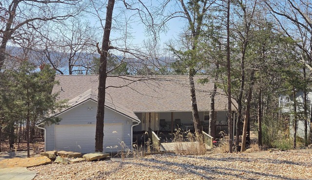 Wake and Lake- 6-bedroom house/Lakefront on Beaver Lake in Garfield