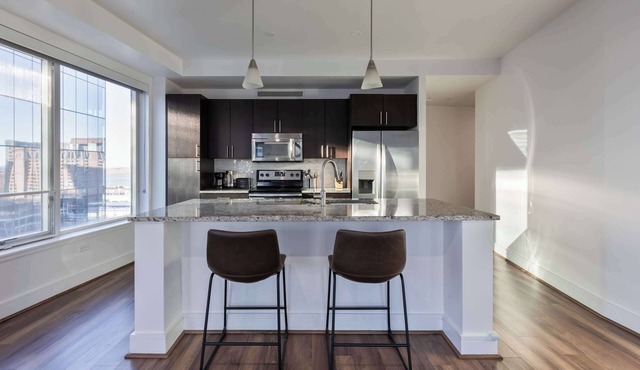 Waterfront Luxury Living + Walk to Dining
