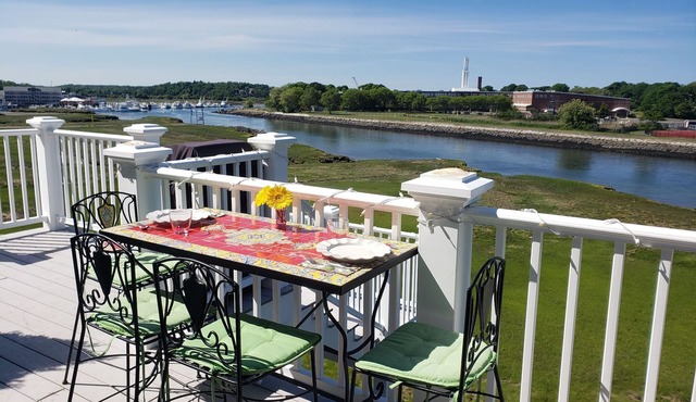 WATERFRONT- River & Harbors views, Walking Distance to Downtown, Beaches & Park in Gloucester