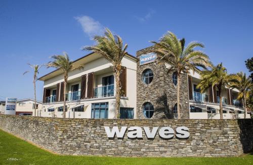 Waves in Orewa