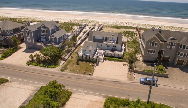 Westhampton Beach Oceanfront, 4 Bedrooms, Pool. Super Clean. Relax and Chill. in Westhampton Beach