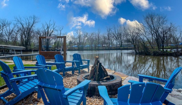 Whispering Willows Sanctuary | Wellness & Waterfront Oasis w/Hot Tub, Sauna, Fire Pit & Pier in Spring Grove