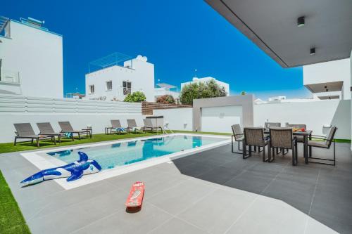 Villa Nissi Beach 