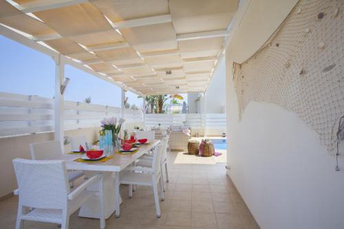 Villa Posidonas The Beach 