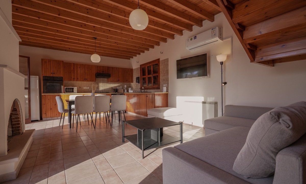 Kato Akourdalia Villa | Phaedrus Living Amarakos Villa
