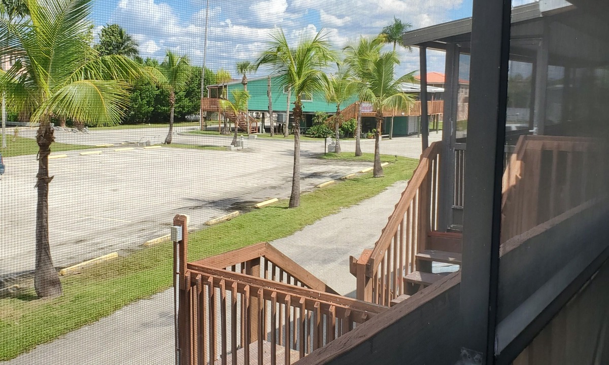 Everglades City Villa | Cute and Cozy villa with a screened front deck in the heart of the Everglades.