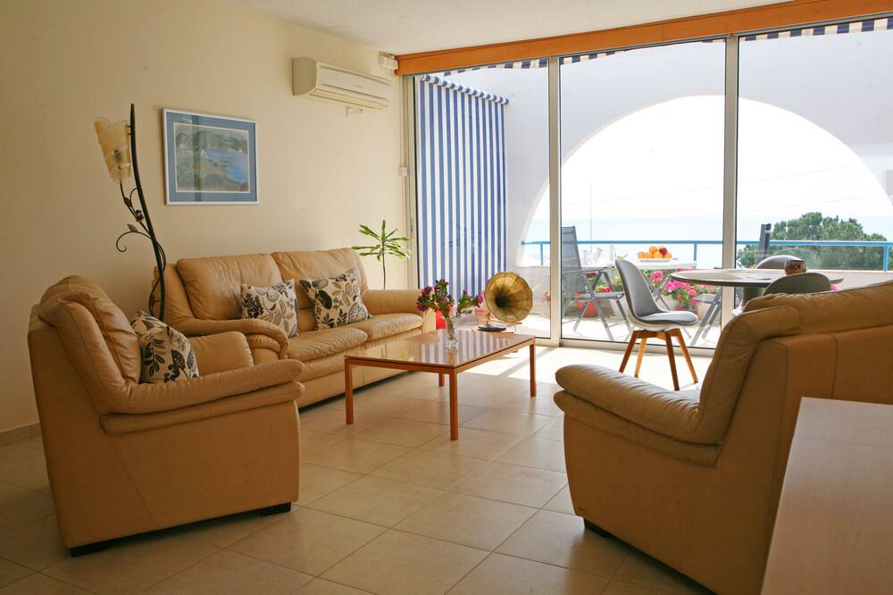 Pissouri Apartment | Ambelones Apartments