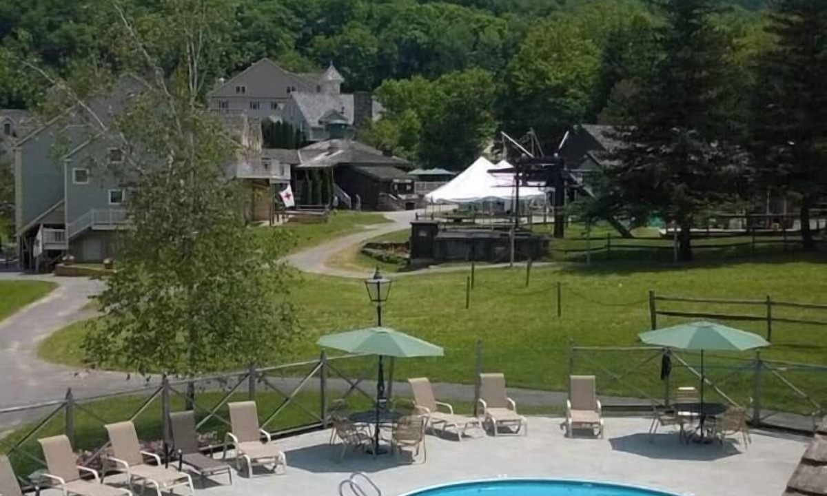 Hancock Apartment | Disney Magic Suite at Jiminy - Ski On Off Sleeps 4- A Must See Mountain Retreat