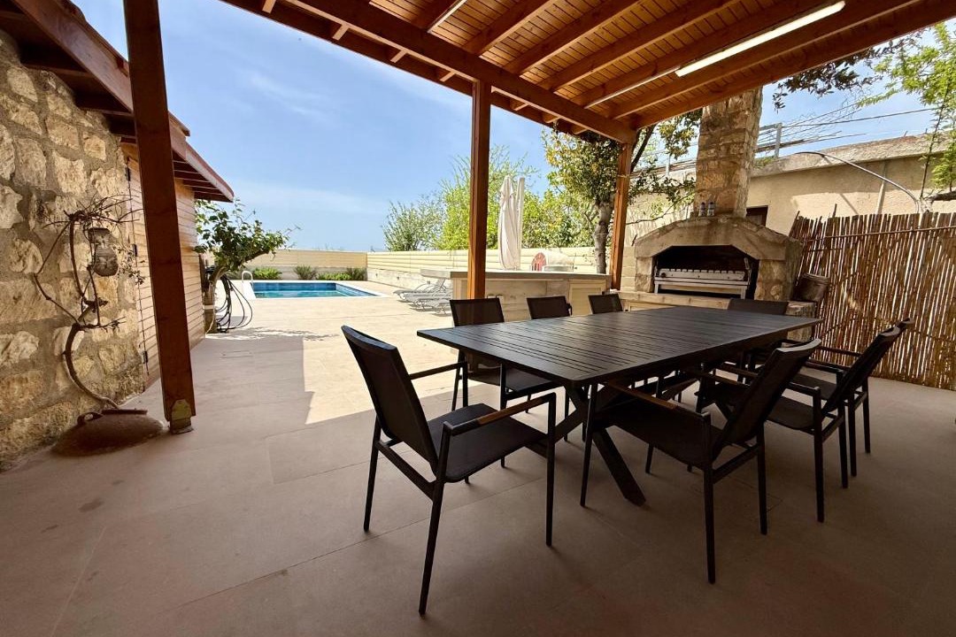 Kathikas Villa | Authentic 5 Bedroom Stone Villa with Pool in Kathikas