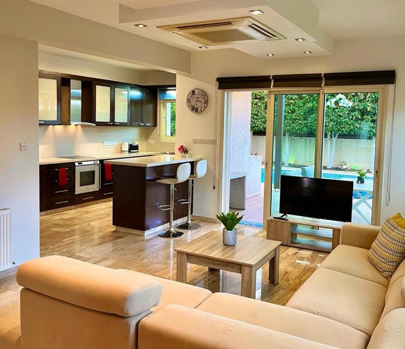 Agios Athanasios Apartment | El Soleo Luxury Villa