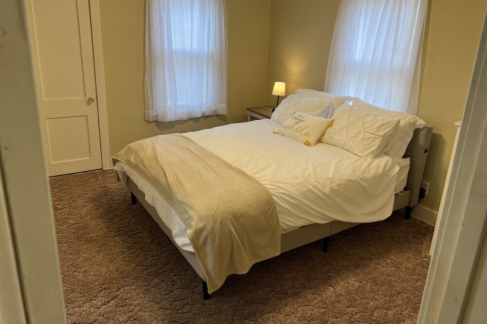 Photo of Bedroom in Macomb