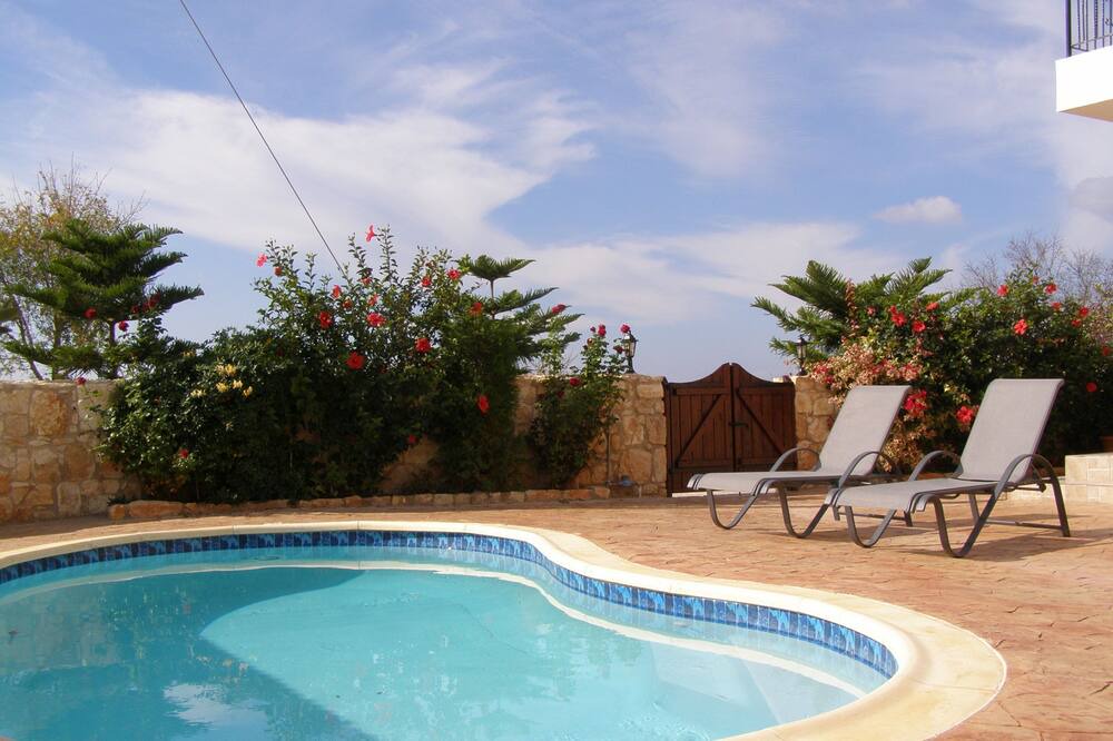 Photo of Outdoor in Ineia