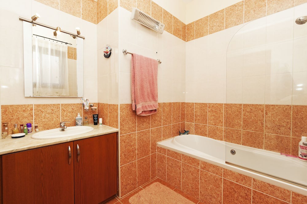 Photo of Bathroom in Ineia