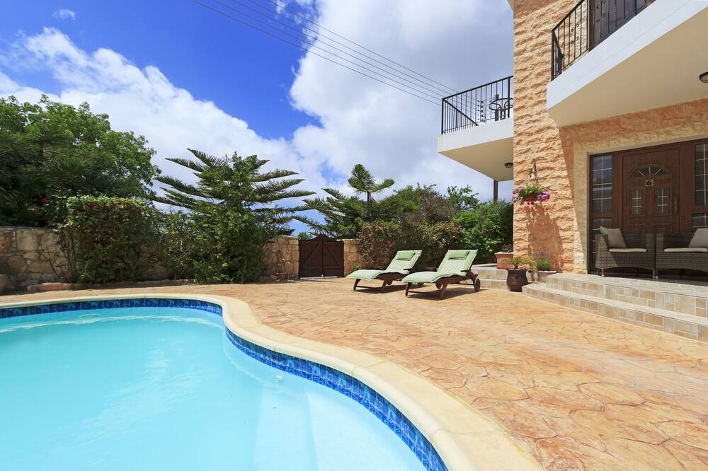 Photo of Outdoor in Ineia