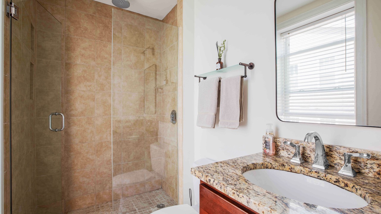 Photo of Bathroom in Columbus Park - Andrew Square