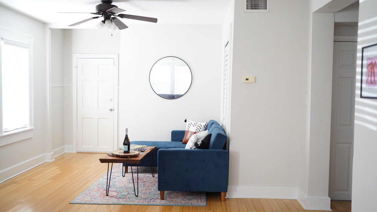 Photo of Livingroom in Historic Uptown