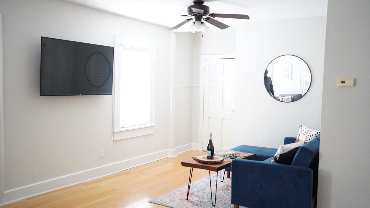 Photo of Livingroom in Historic Uptown
