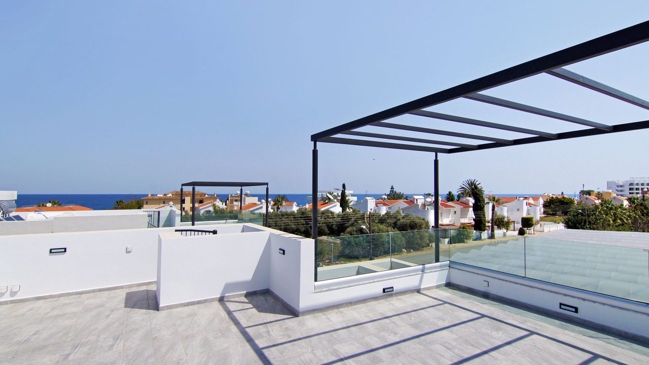 Photo of Patio Balcony in Pernera