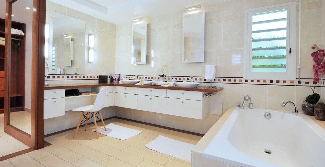Photo of Bathroom in Grand Cul-de-Sac