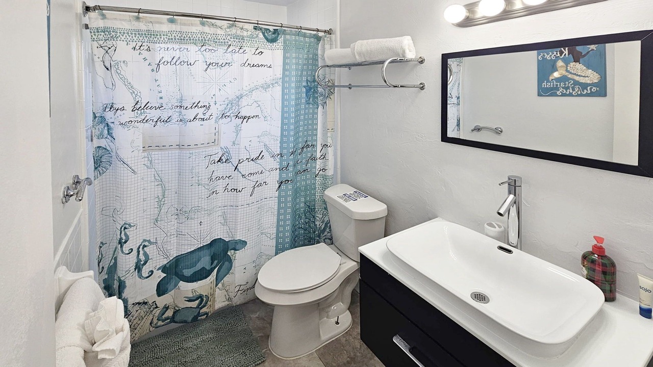 Photo of Bathroom in Mid Island