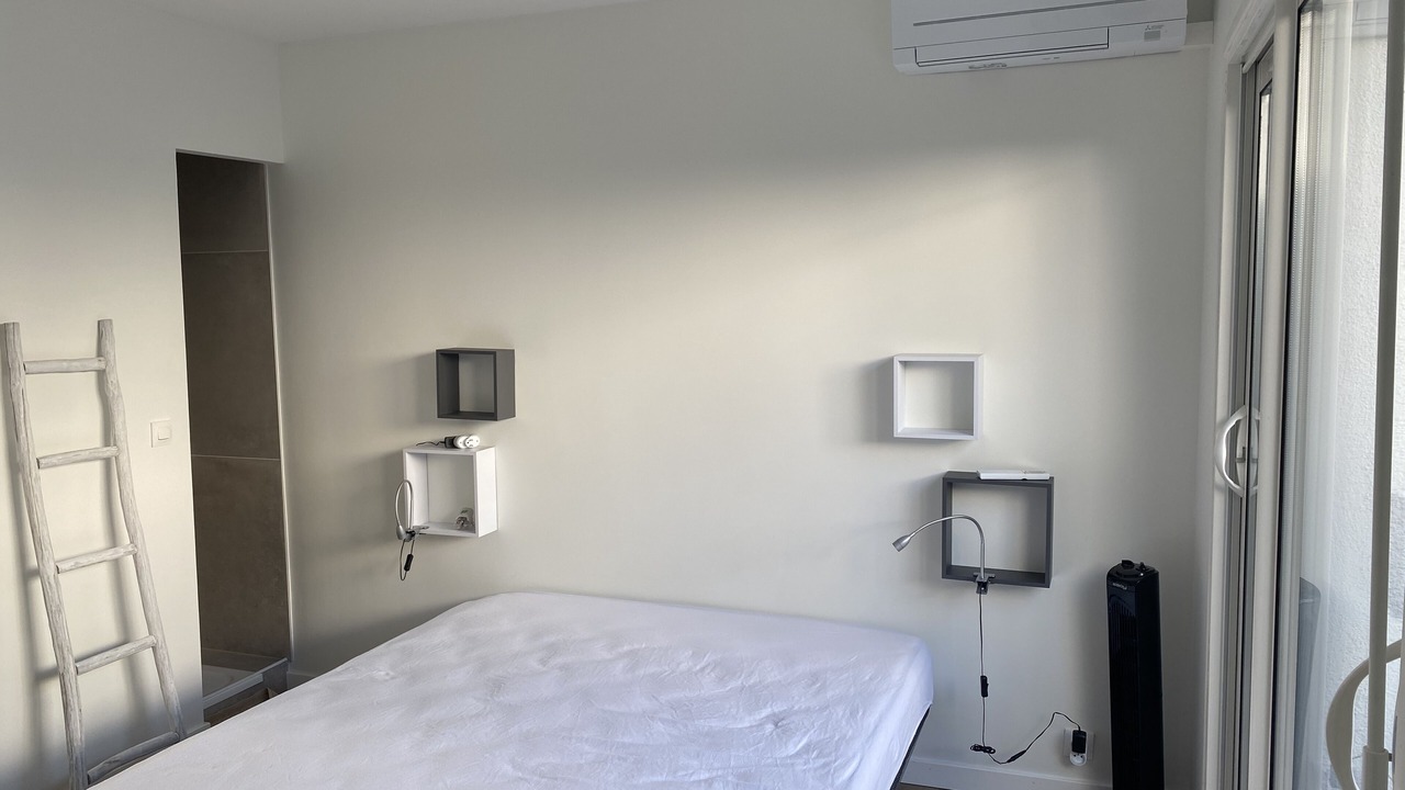 Photo of Bedroom in Guerrevieille