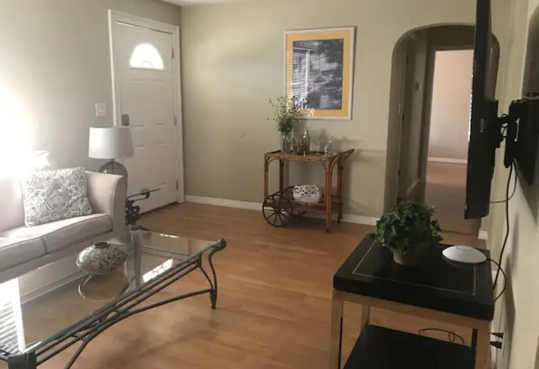 Photo of Livingroom in Historic Uptown