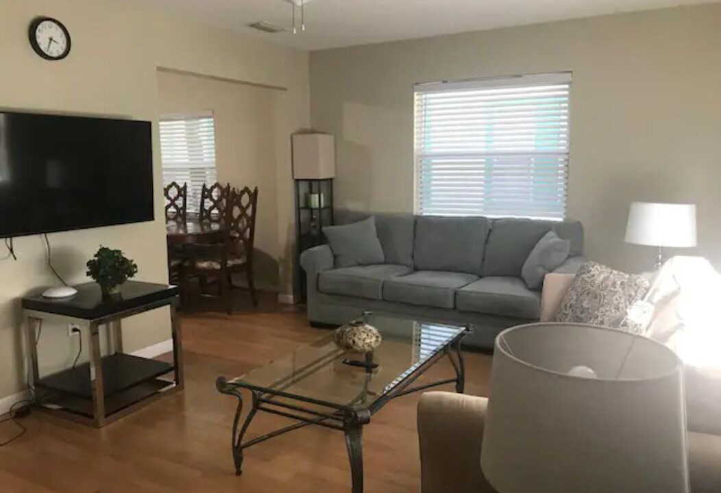 Photo of Livingroom in Historic Uptown