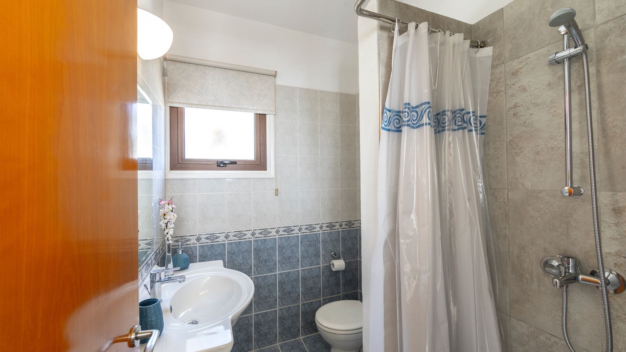 Photo of Bathroom in Pernera