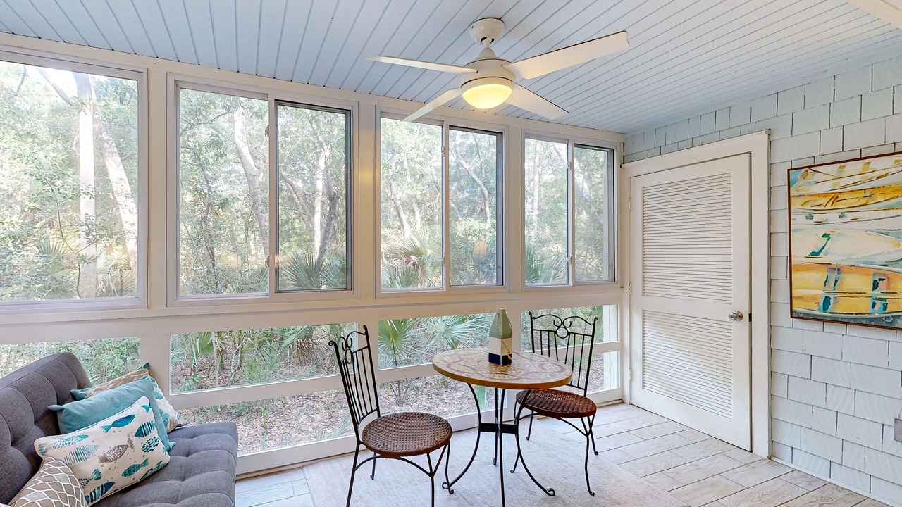 Photo of Livingroom in West Beach Village