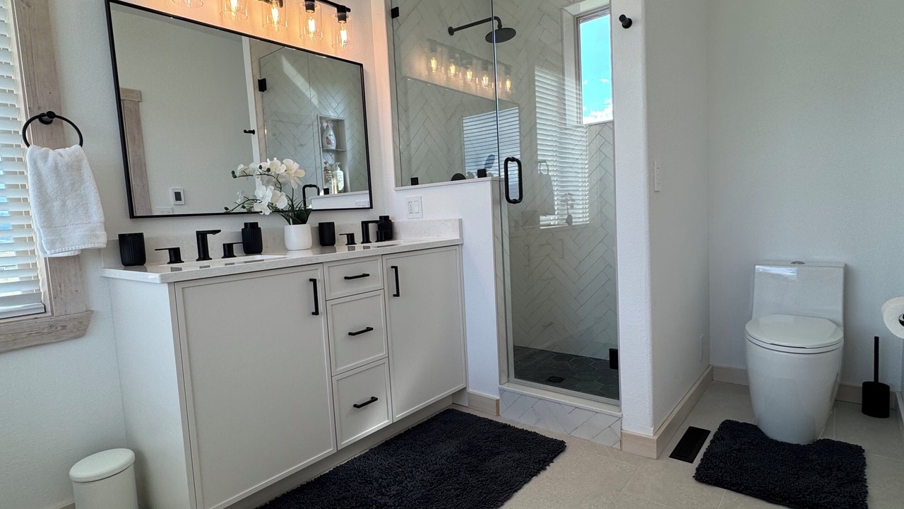 Photo of Bathroom in Emigrant