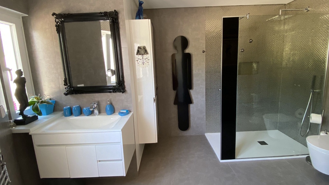 Photo of Bathroom in Quarteira