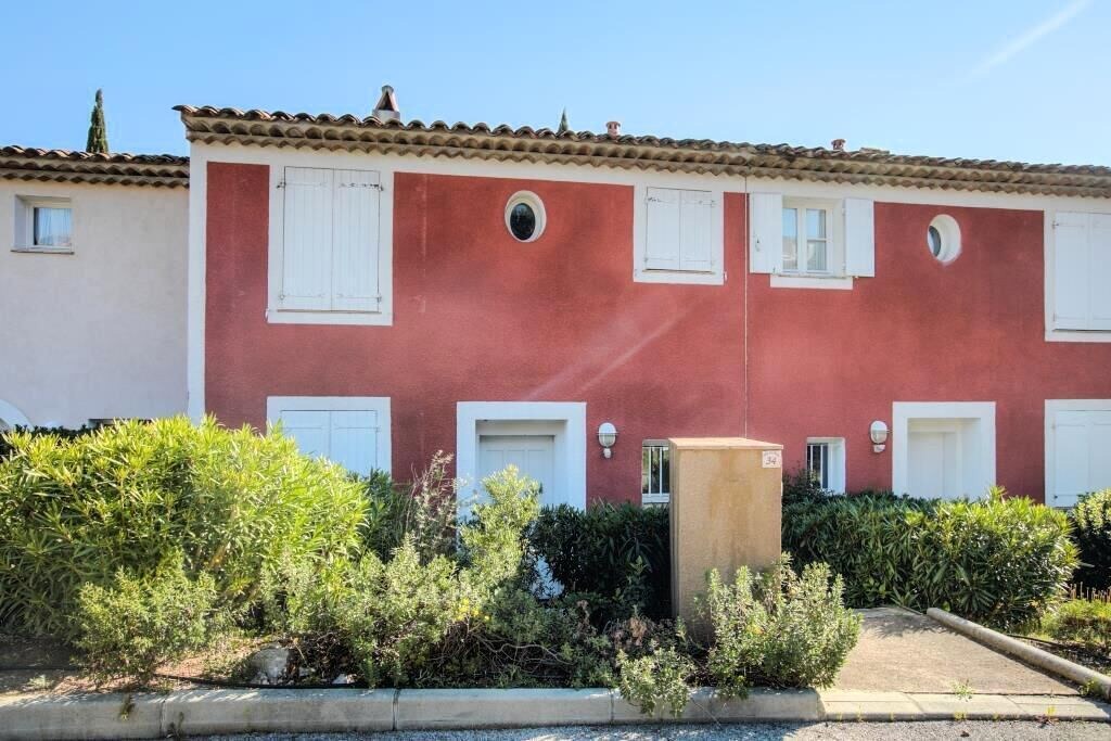 Photo of Buildings in Les Restanques