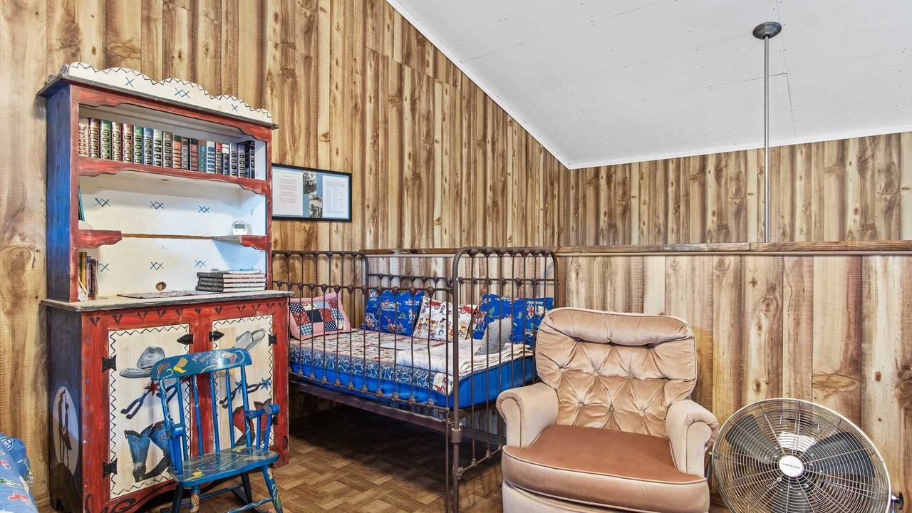 Photo of Bedroom in Uvalde County