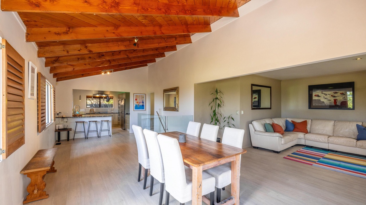 Photo of Livingroom in Onetangi