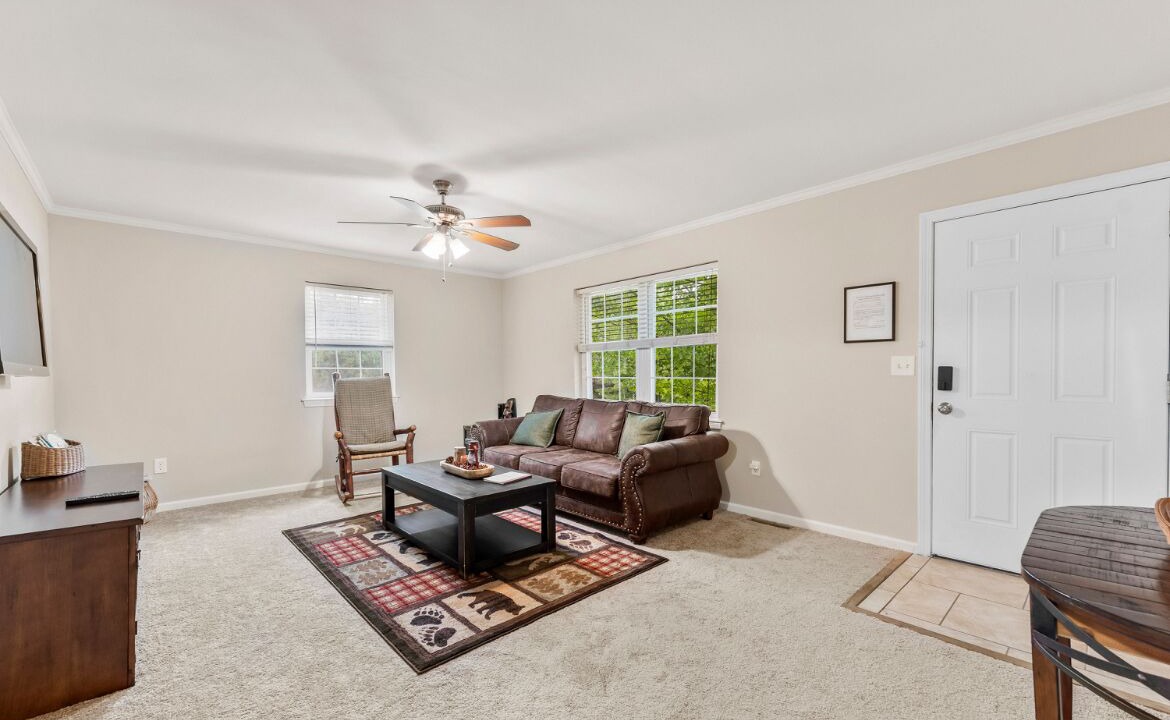 Photo of Livingroom in Warrensburg