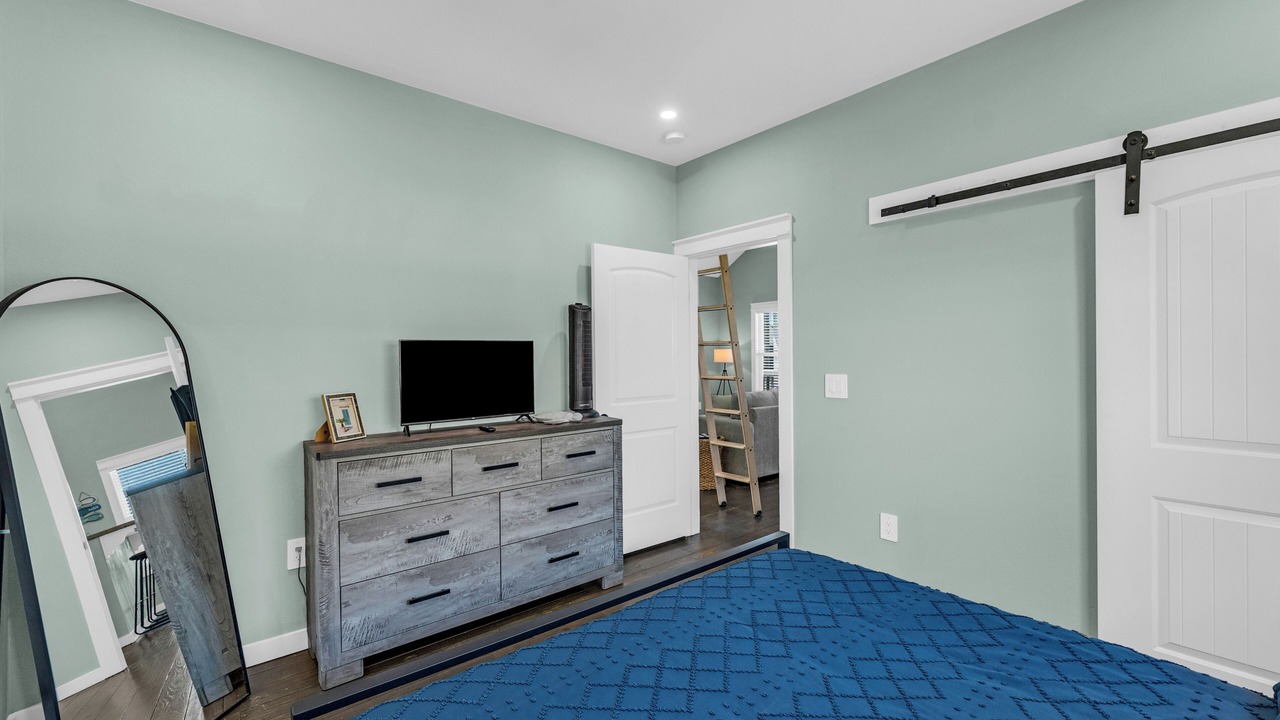 Photo of Bedroom in Port Bolivar