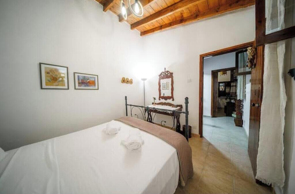 Photo of Bedroom in Lofou