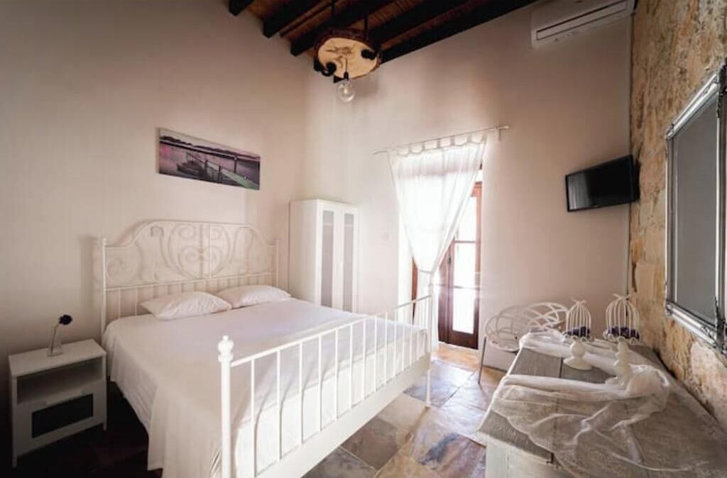 Photo of Bedroom in Anogyra
