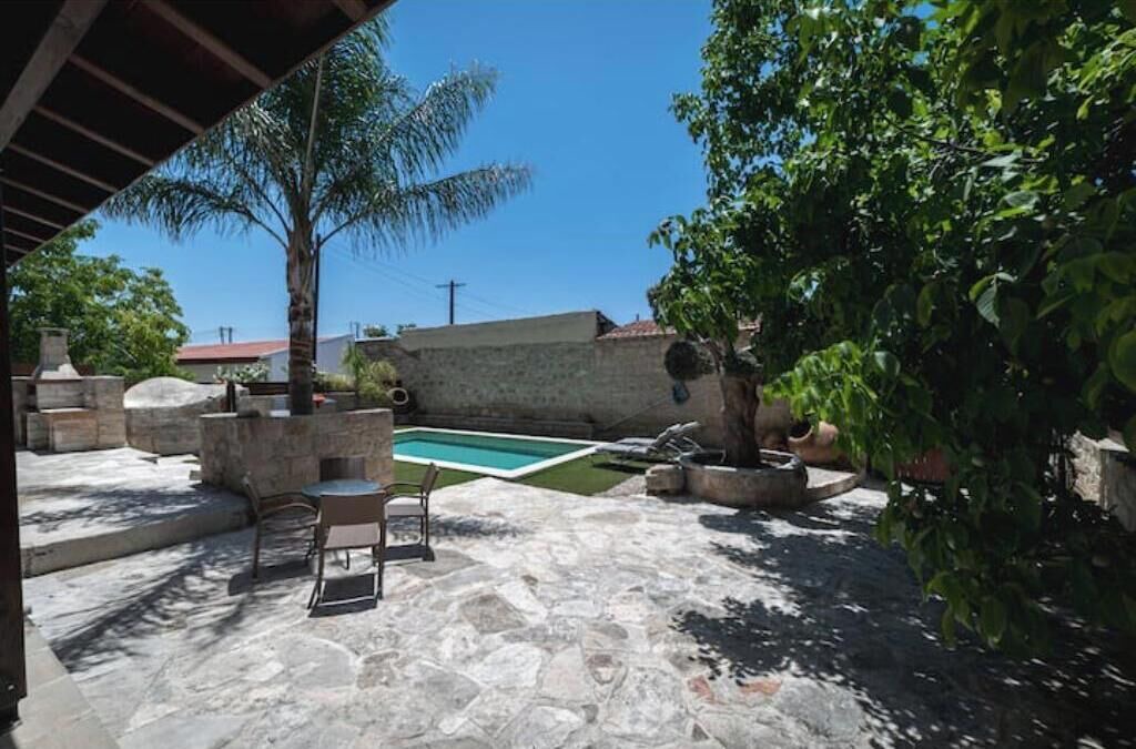 Photo of Outdoor in Anogyra