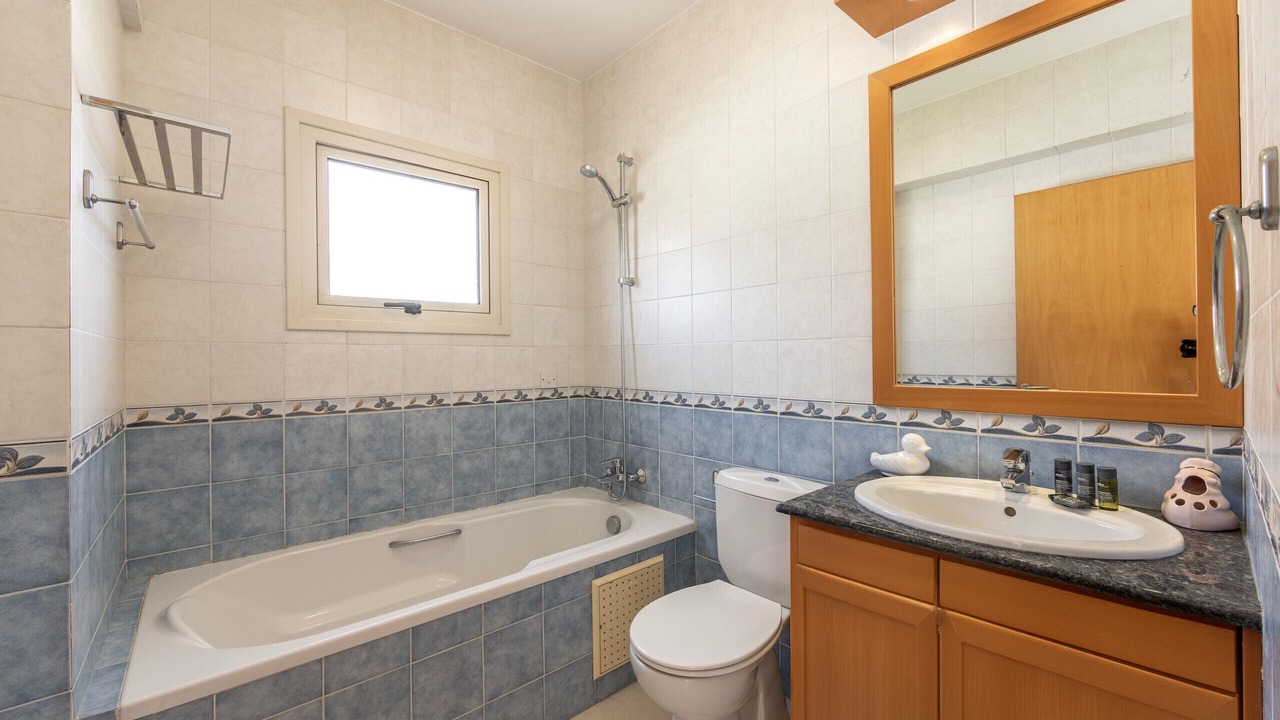 Photo of Bathroom in Pervolia