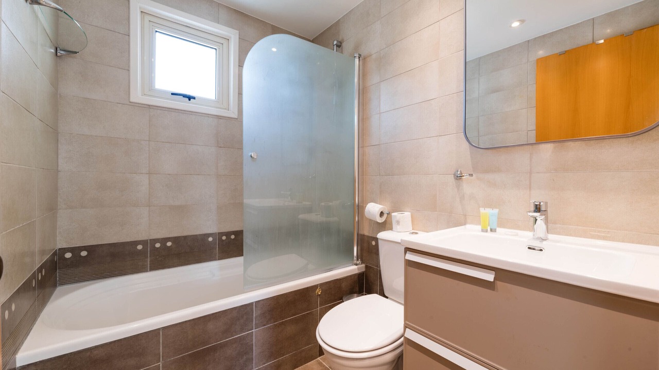 Photo of Bathroom in Pernera