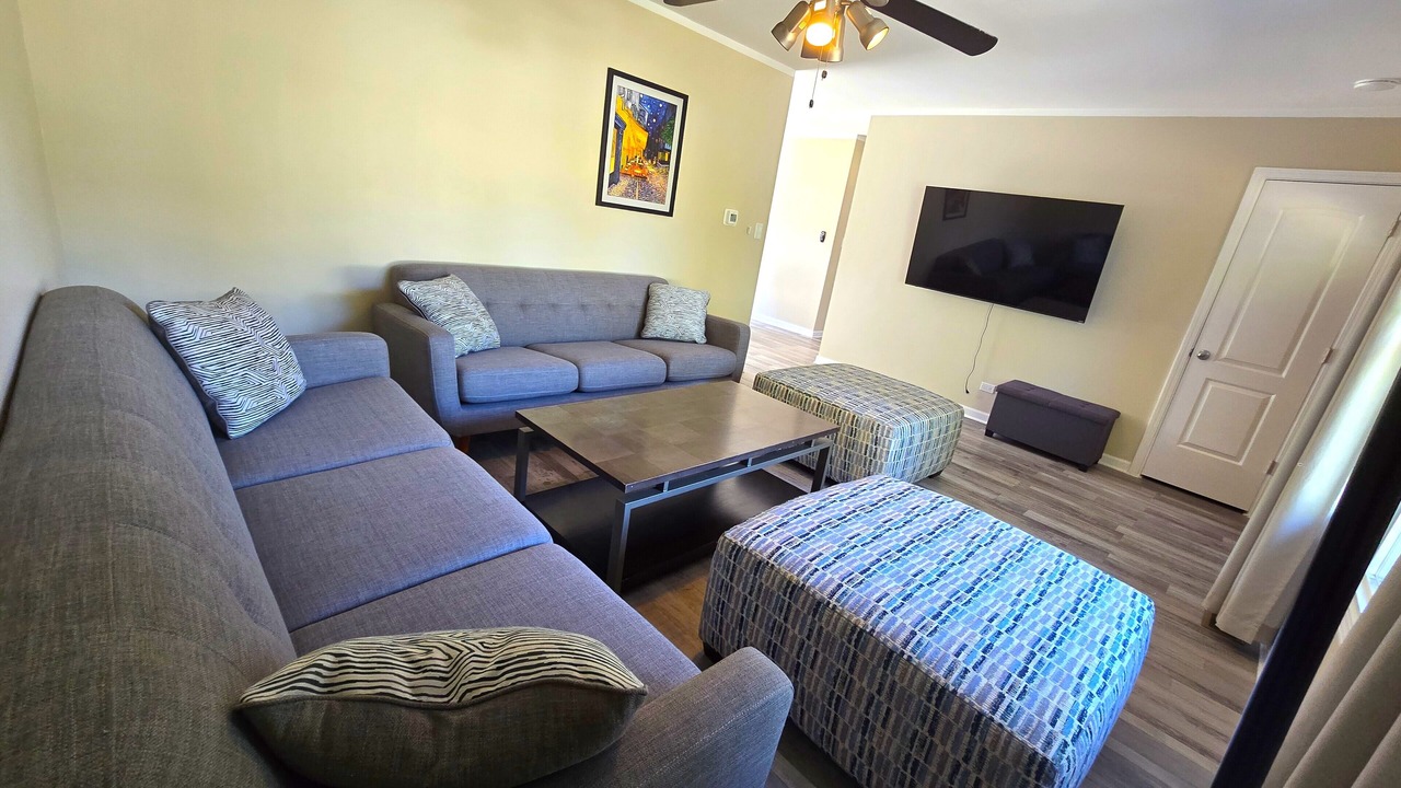 Photo of Livingroom in Schaumburg