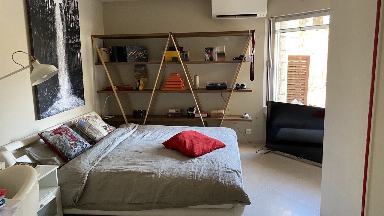 Photo of Bedroom in California - Pezou