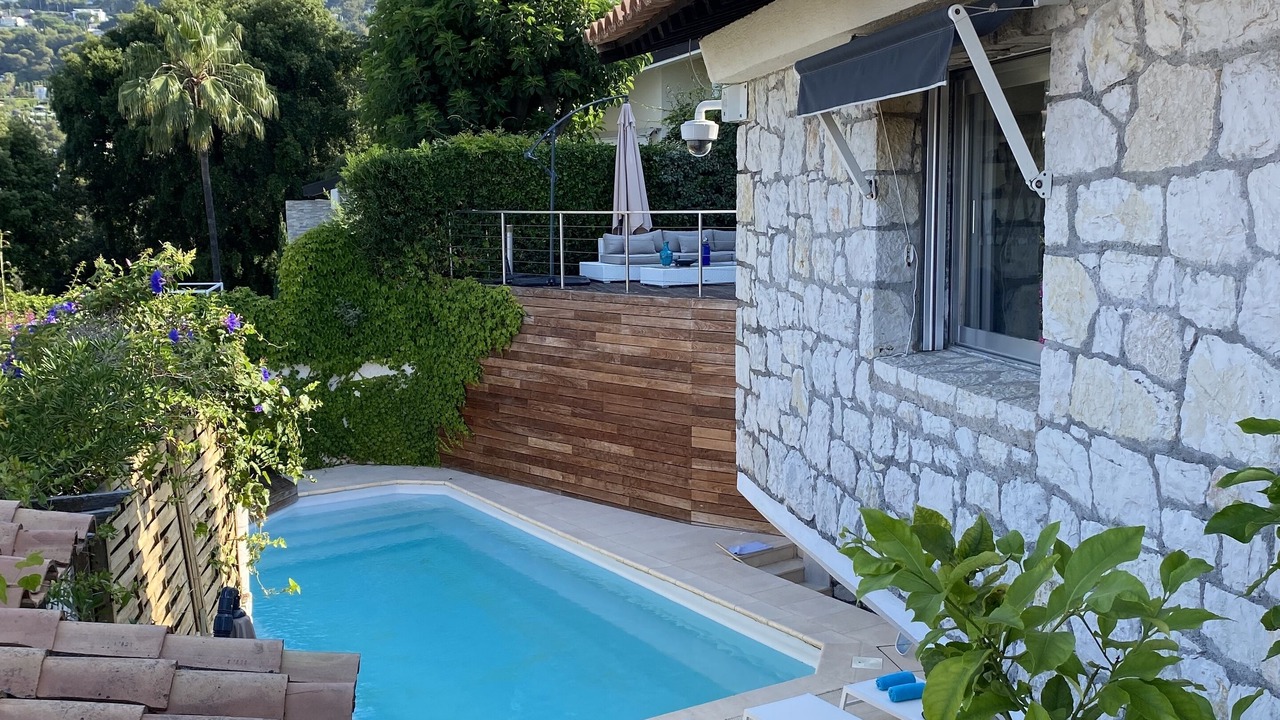 Photo of Outdoor in California - Pezou