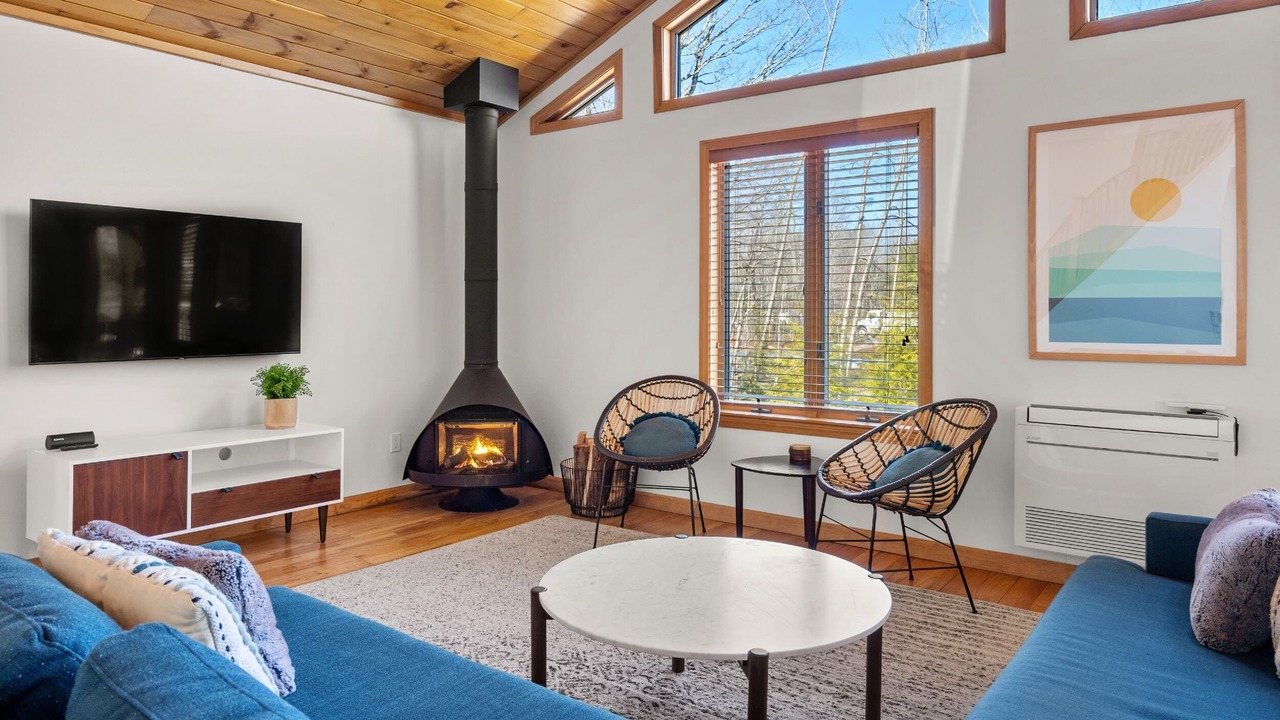 Photo of Livingroom in Becket