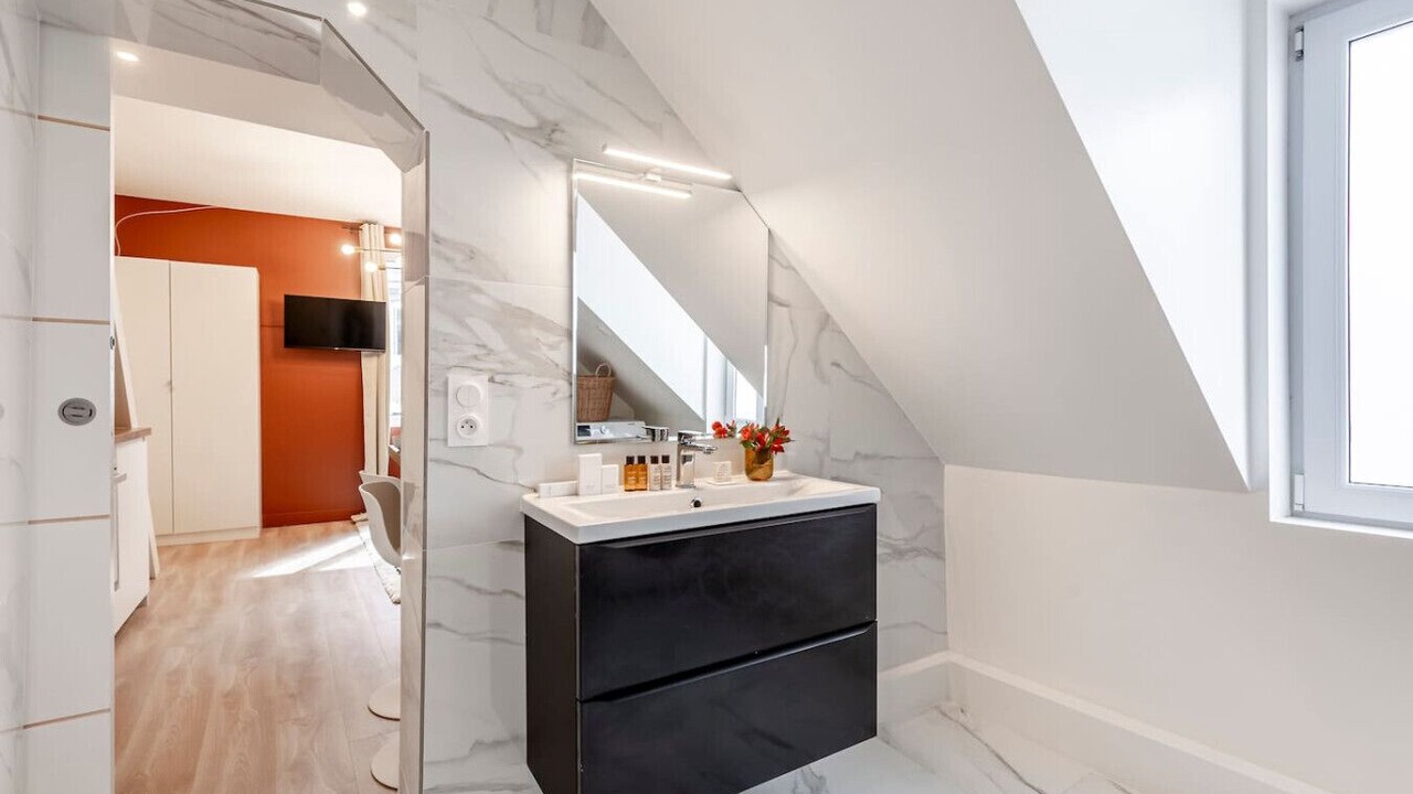 Photo of Bathroom in 3rd Arrondissement