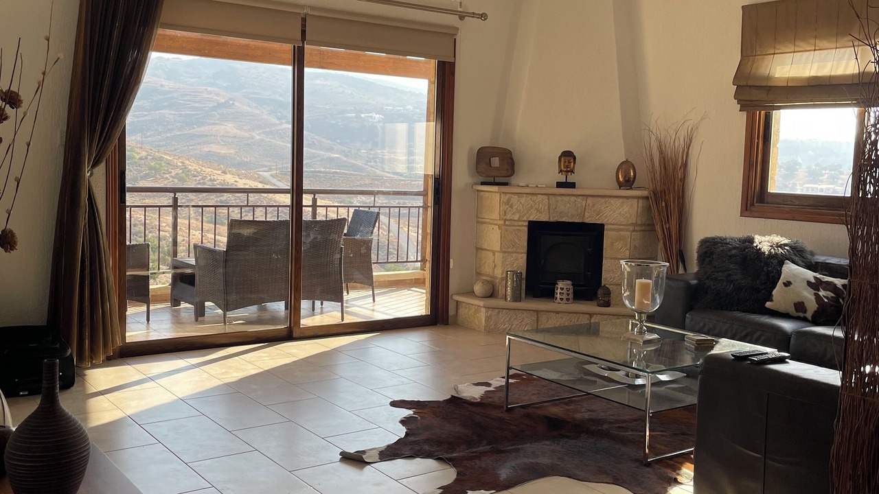 Photo of Livingroom in Peyia Town