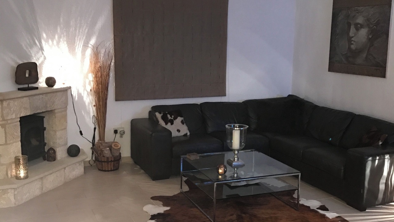 Photo of Livingroom in Peyia Town