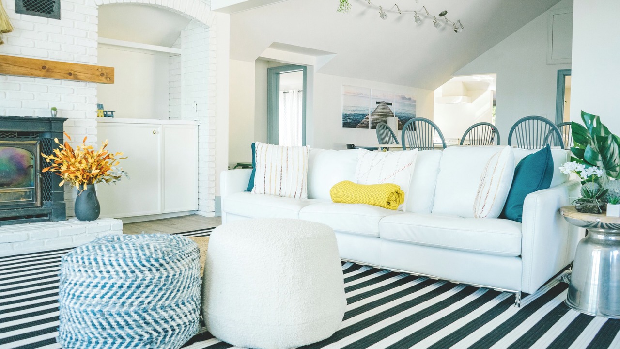 Photo of Livingroom in Waupoos