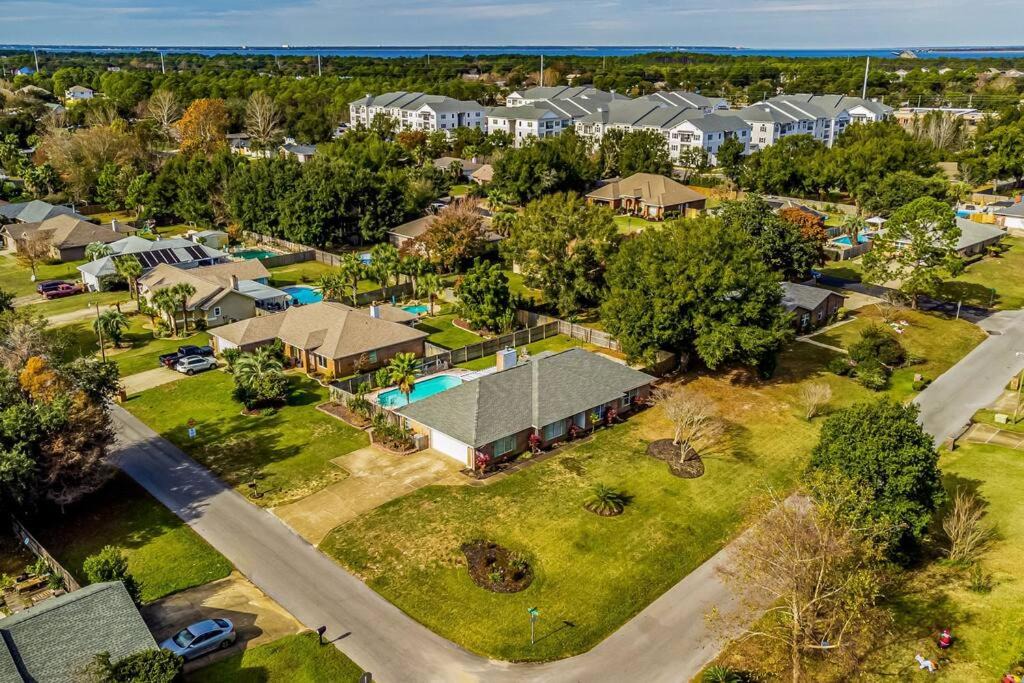 Photo of Others in Gulf Breeze